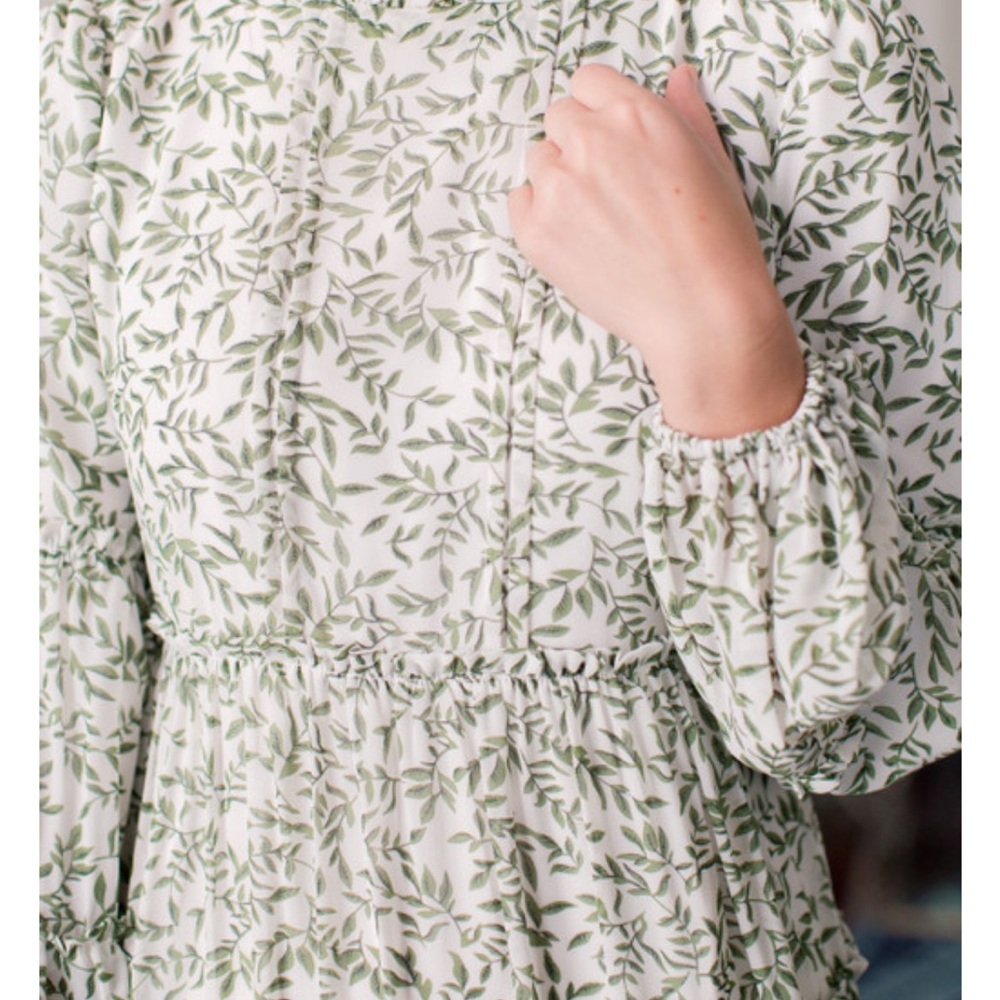 GARDEN REVERIES DRESS(price is firm) - Picture 2 of 16